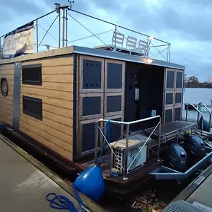 Apartament Houseboat Water King Plywajacy Dom Na Wodzie, 7 Os, Wrocław